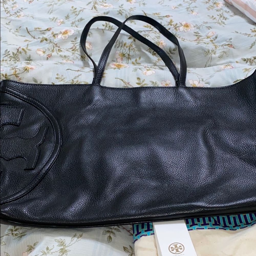 EUC Tory Burch All T tote bag!!!